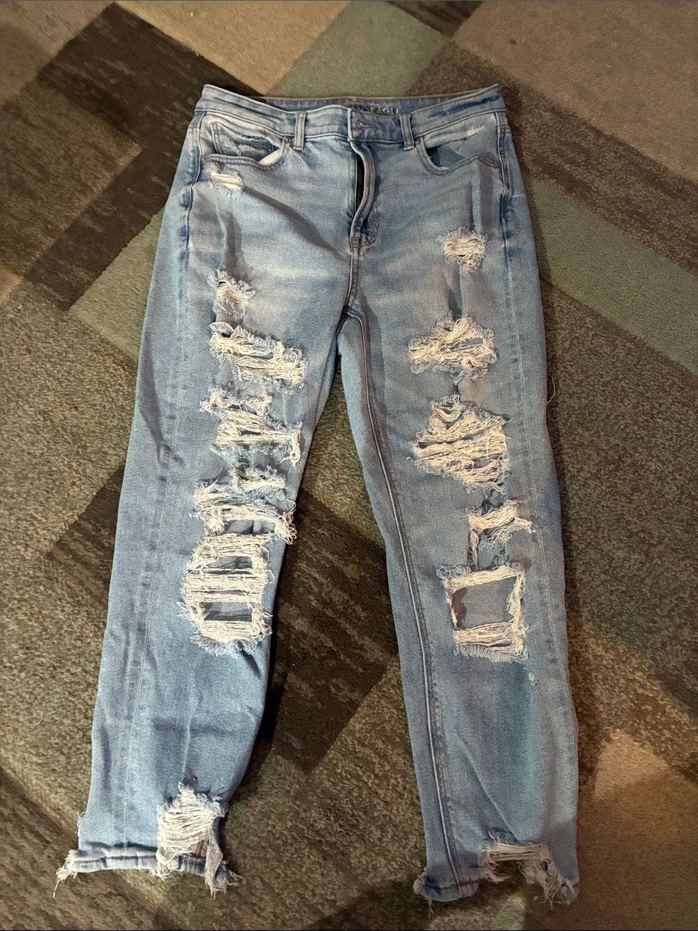 American Eagle Outfitters Light Blue Distressed Boyfriend Jeans